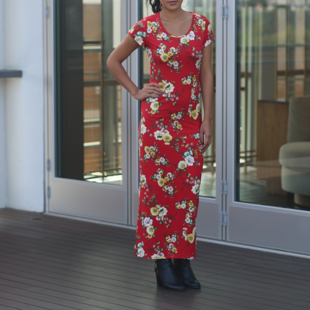 stretchy maxi t-shirt dress in red